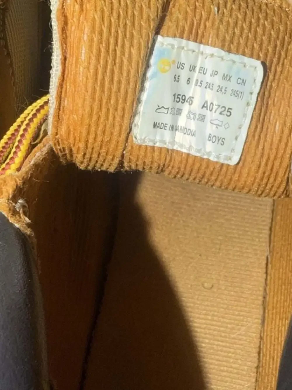 Timberland Youth Field Boot Wheat Leather and Fabric BOYS 6.5